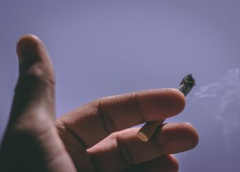 Smettere di fumare: tutti i benefici per la salute e il corpo, dal primo minuto ai 20 anni