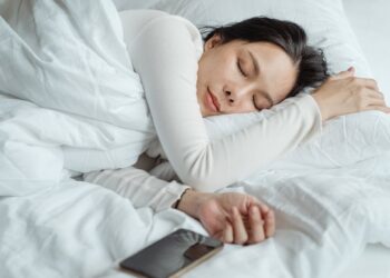 Dormire bene allunga la vita: lo conferma uno studio su oltre 47.000 persone