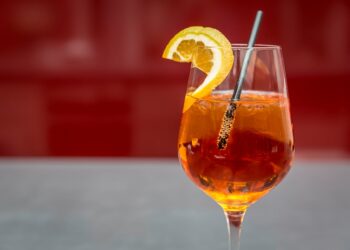 Smettere di bere alcol per 30 giorni: tutti i benefici per salute fisica e mentale